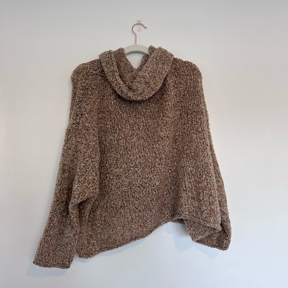 Free People Sweater Turtle Neck Loose Fitting - Picture 2 of 3